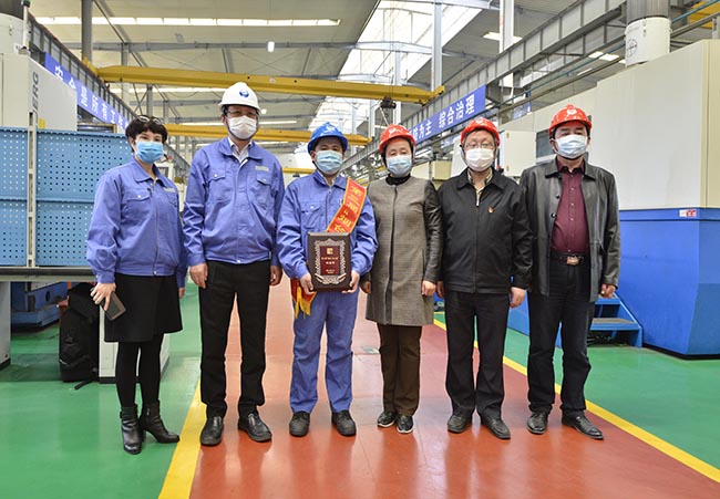 569779d49d704752b04610b6b89321c5