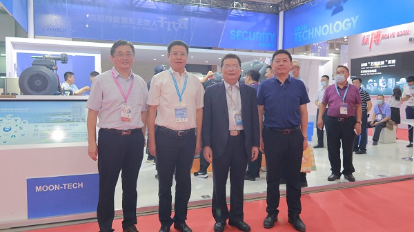 ea7c18988ab04947b9184dfc6c94b27e